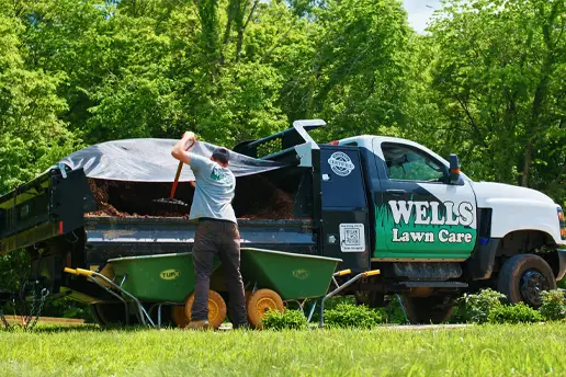 mulch&rock Mulch and river rock installation